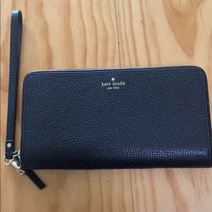 Wristlet wallet